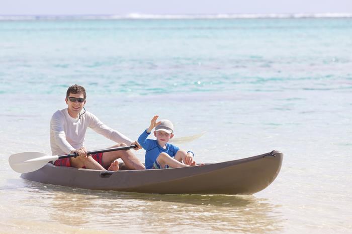 Rashguard canoe boys